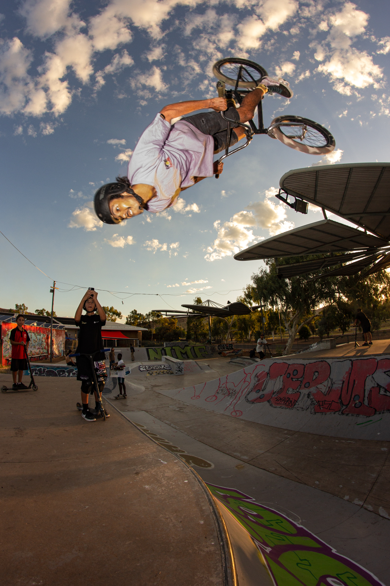 SHAW Flip